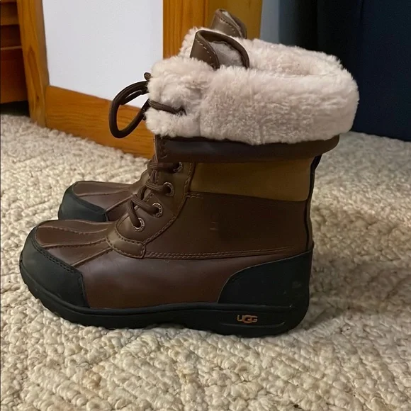 UGG Brown and Black Waterproof Boots with Traction Sole - Picture 3 of 13
